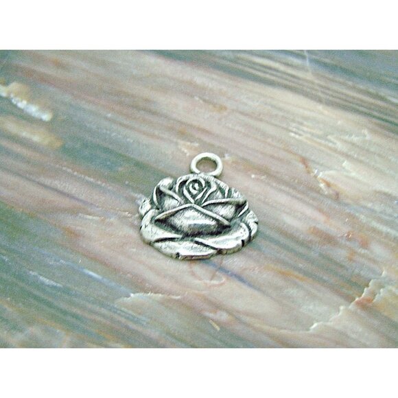 Silver Charm Britannia Metal Oberon Design 3D Wild Rose Fashion Necklace Pendant - Picture 5 of 8